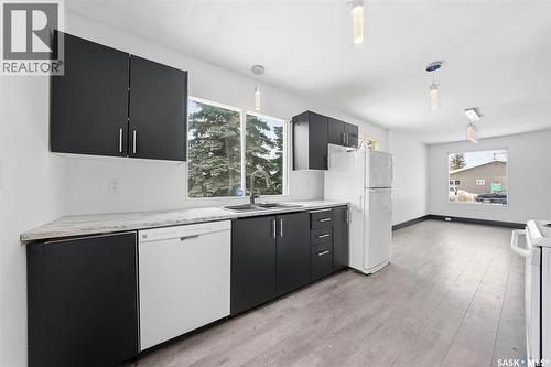 537 7Th Street E, Prince Albert, SK - Indoor Photo Showing Kitchen With Double Sink