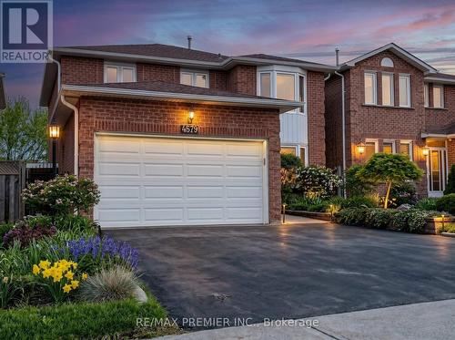 4579 Guildwood Way, Mississauga, ON - Outdoor