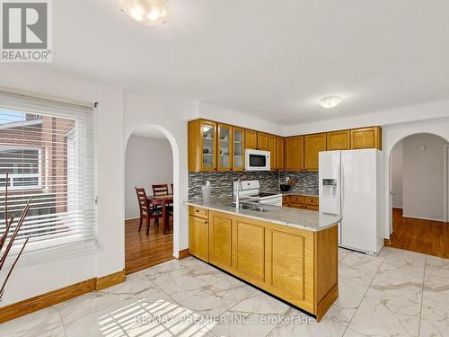 4579 Guildwood Way, Mississauga, ON - Indoor Photo Showing Kitchen