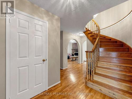 4579 Guildwood Way, Mississauga, ON - Indoor Photo Showing Other Room