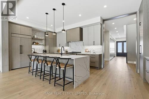10 Brant Avenue, Mississauga, ON - Indoor Photo Showing Living Room With Fireplace