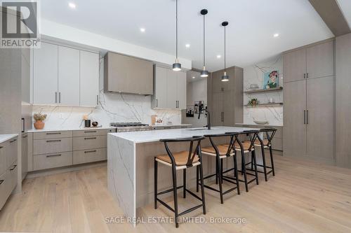 10 Brant Avenue, Mississauga, ON - Indoor Photo Showing Kitchen With Upgraded Kitchen