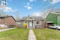 260 KEYWORTH AVENUE  Ottawa, ON K1Y 0G1