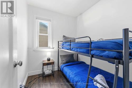 260 Keyworth Avenue, Ottawa, ON - Indoor Photo Showing Bedroom