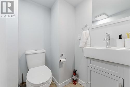 260 Keyworth Avenue, Ottawa, ON - Indoor Photo Showing Bathroom