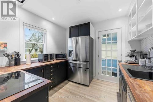 260 Keyworth Avenue, Ottawa, ON - Indoor Photo Showing Kitchen