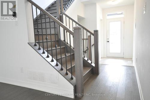 Oak Staircase - 284 Ormiston Crescent, Ottawa, ON - Indoor Photo Showing Other Room