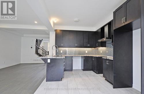 Kitchen - 284 Ormiston Crescent, Ottawa, ON - Indoor Photo Showing Kitchen With Upgraded Kitchen