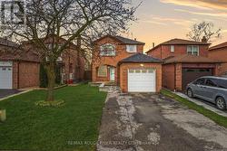 93 CHATFIELD DRIVE Ajax, ON L1T 2J4