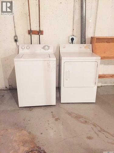 3906 Castle Road, Regina, SK - Indoor Photo Showing Laundry Room