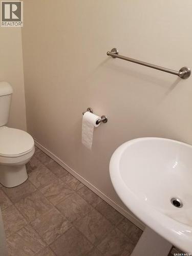 3906 Castle Road, Regina, SK - Indoor Photo Showing Bathroom