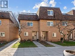 57 - 275 MANSE ROAD Toronto, ON M1E 4X8