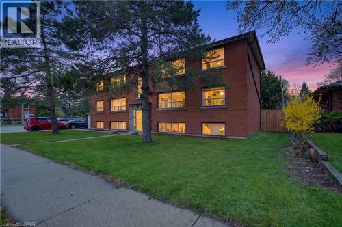 72 HOFFMAN Street  Kitchener, ON N2M 3M9