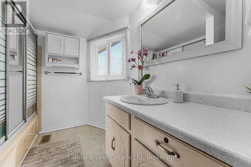 8 - 5982 Dunn Street, Niagara Falls (Arad/Fallsview), ON - Indoor Photo Showing Bathroom