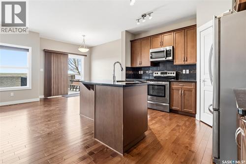 8814 Herman Crescent, Regina, SK - Indoor Photo Showing Kitchen With Stainless Steel Kitchen