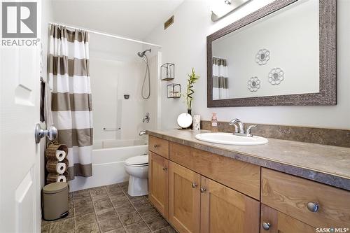 2839 Sunninghill Crescent, Regina, SK - Indoor Photo Showing Bathroom