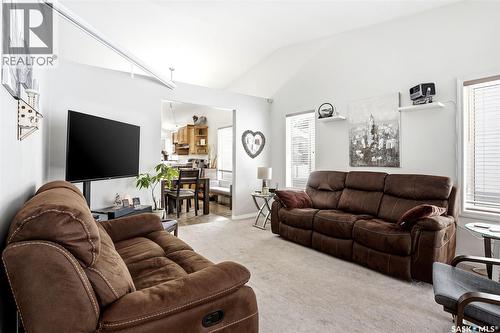 2839 Sunninghill Crescent, Regina, SK - Indoor Photo Showing Living Room