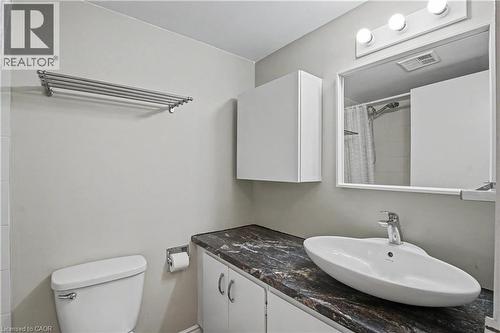 63 Conroy Crescent Unit# 52, Guelph, ON - Indoor Photo Showing Bathroom
