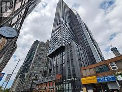 3910 - 8 WELLESLEY STREET W Toronto, ON M4Y 0J5