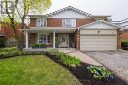 53 LONGWOOD DRIVE Toronto, ON M3B 1T9