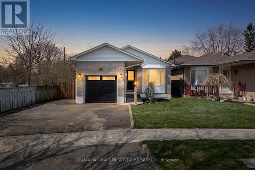 54 HIALEAH CRESCENT  Whitby, ON L1N 6R1