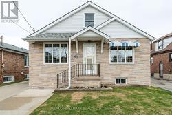 945 GLENCAIRN AVENUE  Toronto, ON M6B 2A6