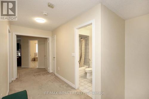 7303 Lantern Fly Hollow, Mississauga, ON - Indoor Photo Showing Other Room