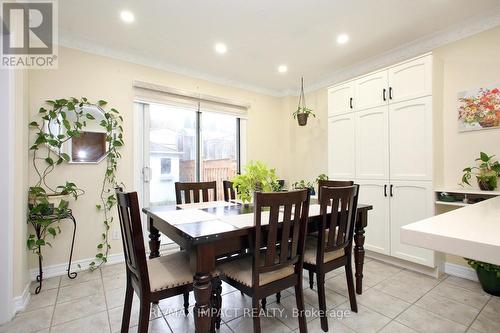 7303 Lantern Fly Hollow, Mississauga, ON - Indoor Photo Showing Dining Room