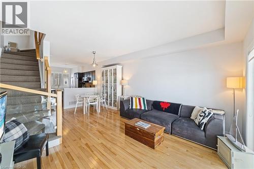 337 Beach Boulevard Unit# 3, Hamilton, ON - Indoor Photo Showing Living Room