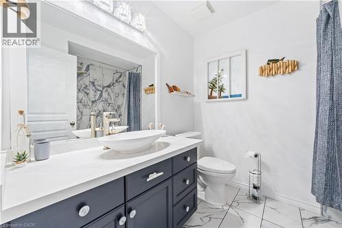 337 Beach Boulevard Unit# 3, Hamilton, ON - Indoor Photo Showing Bathroom