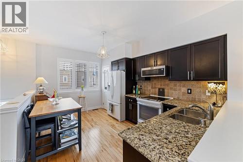 337 Beach Boulevard Unit# 3, Hamilton, ON - Indoor Photo Showing Kitchen With Double Sink With Upgraded Kitchen