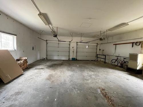 27 Parker Point Loop Road, Dryden, ON - Indoor Photo Showing Garage