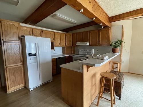 27 Parker Point Loop Road, Dryden, ON - Indoor Photo Showing Kitchen