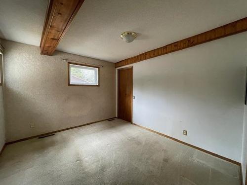 27 Parker Point Loop Road, Dryden, ON - Indoor Photo Showing Other Room