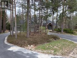 6 ALPINE COURT  Collingwood, ON L9Y 4W7