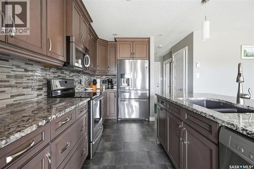 4009 Alton Crescent, Regina, SK - Indoor Photo Showing Kitchen With Double Sink With Upgraded Kitchen