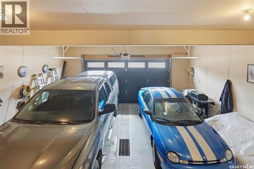 4009 Alton Crescent, Regina, SK - Indoor Photo Showing Garage