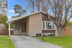 19 SPRING GARDEN AVENUE Ottawa, ON K2G 3B1