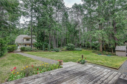1377 Meadowood Way, Qualicum Beach, BC 