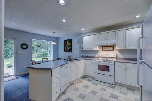 1377 Meadowood Way, Qualicum Beach, BC 