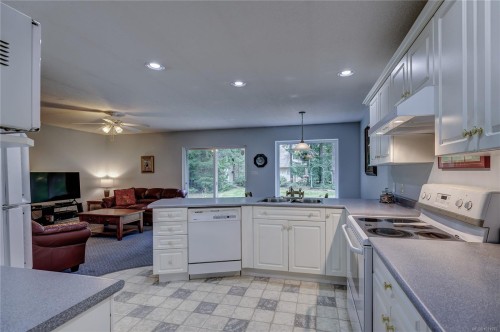 1377 Meadowood Way, Qualicum Beach, BC 