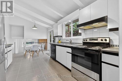 1795 Devlin Crescent, Ottawa, ON - Indoor Photo Showing Kitchen