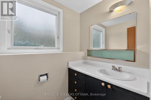 1795 Devlin Crescent, Ottawa, ON - Indoor Photo Showing Bathroom