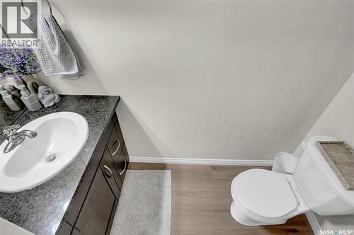 405 3826 Dewdney Avenue E, Regina, SK - Indoor Photo Showing Bathroom