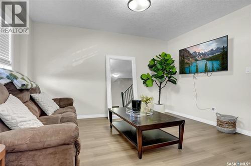 405 3826 Dewdney Avenue E, Regina, SK - Indoor Photo Showing Living Room