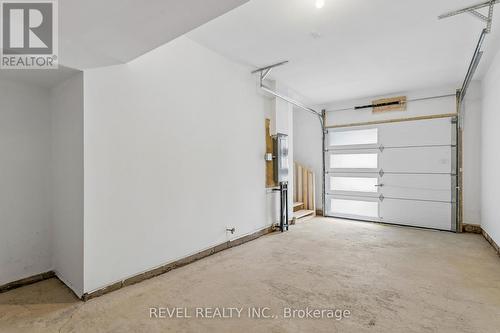 15 Varisty Drive, Brampton, ON - Indoor Photo Showing Garage
