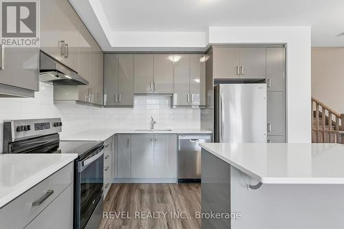 15 Varisty Drive, Brampton, ON - Indoor Photo Showing Kitchen With Upgraded Kitchen
