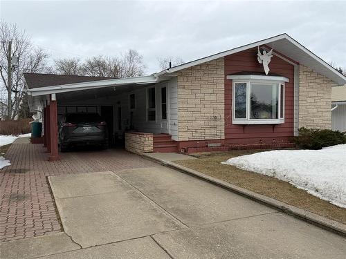430 10th Avenue N  Swan River, MB R0L 1Z0