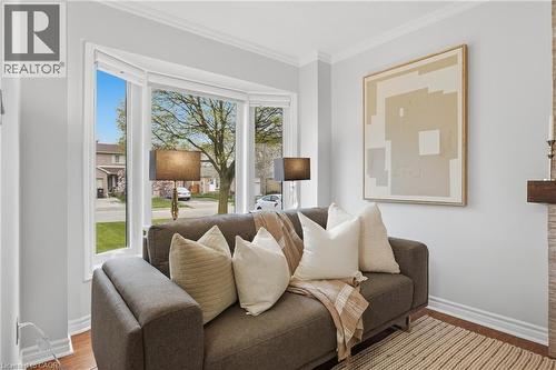 3102 Cantelon Crescent, Mississauga, ON - Indoor Photo Showing Living Room