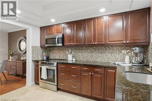 3102 Cantelon Crescent, Mississauga, ON - Indoor Photo Showing Kitchen With Upgraded Kitchen